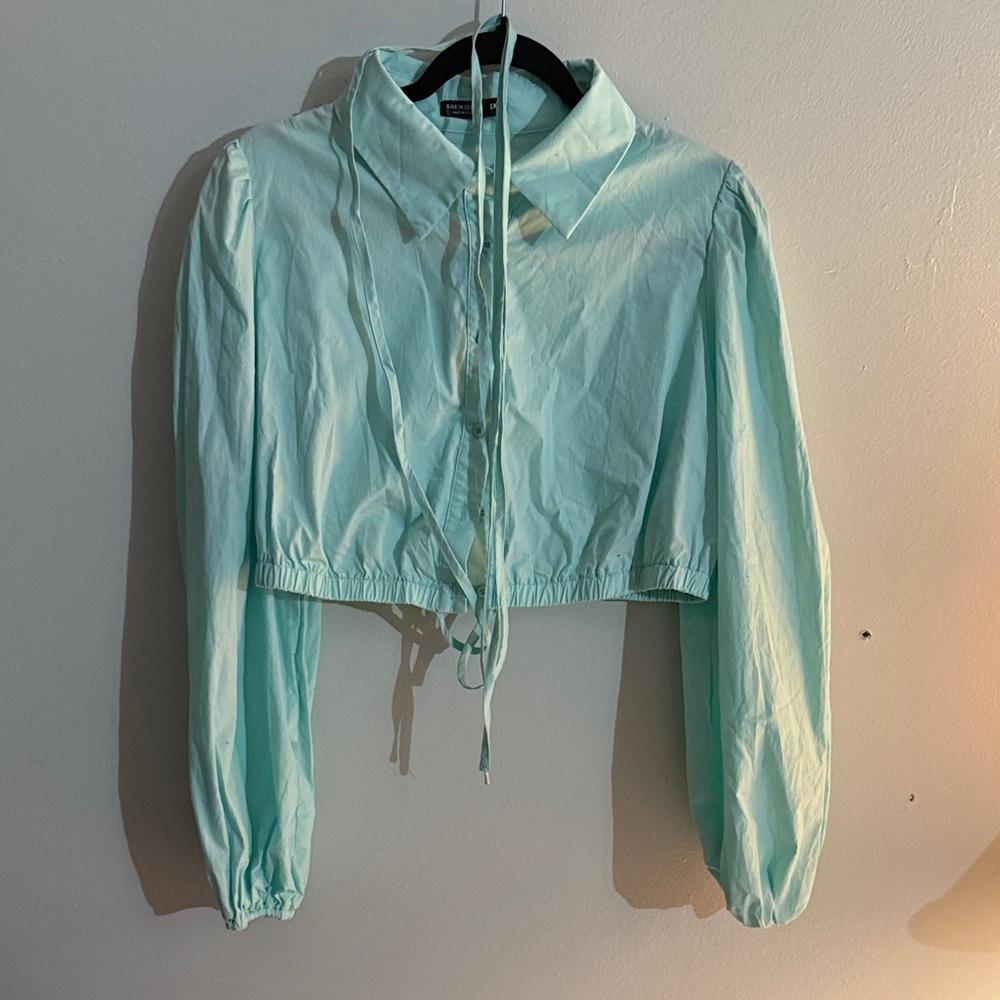 SHEIN Light Blue Collared Crop Top